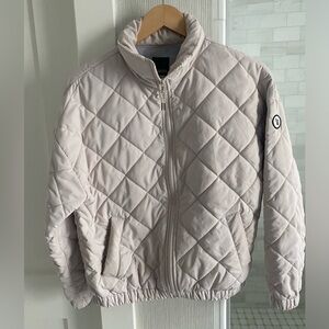 Vuori women’s jacket XS. Excellent condition.